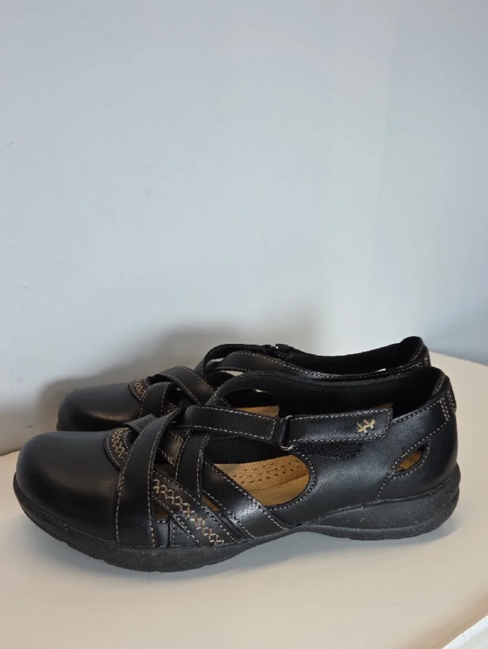 Clarks Womens Leather Black Mary Jane Strap Shoes Size 8
